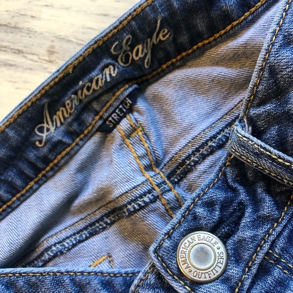 American Eagle Bermuda Shorts - Picture 4 of 7